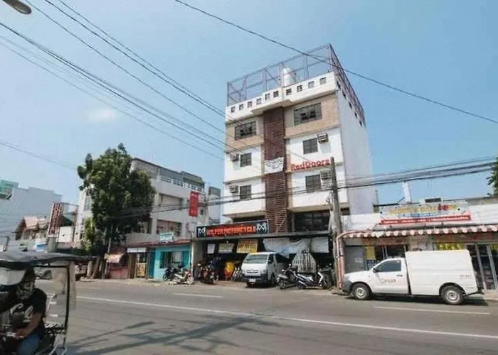 Hotel Reddoorz @ Caa Road Pinas